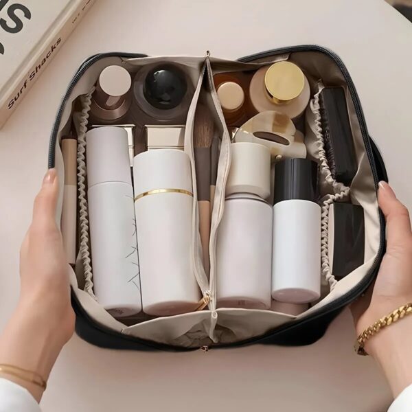 Bolso Neceser de Maquillaje Diseño Triangular Negro