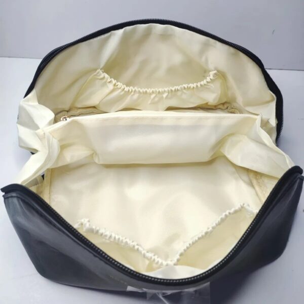 Bolso Neceser de Maquillaje Diseño Triangular Negro