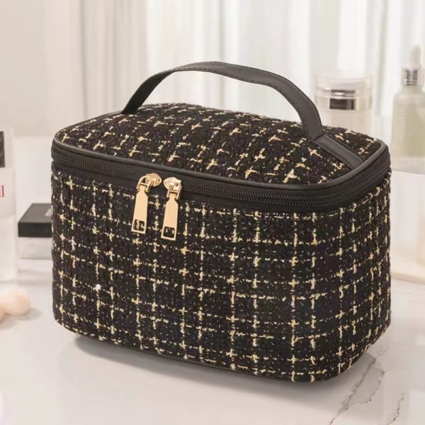 Neceser-de-hilos-dorados-1.jpeg Neceser Elegante Organizador de Maquillaje de Hilos Dorado a Cuadros para Mujer