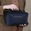 neceser-triangular-3.jpg Bolso Neceser de Maquillaje Diseño Triangular Negro