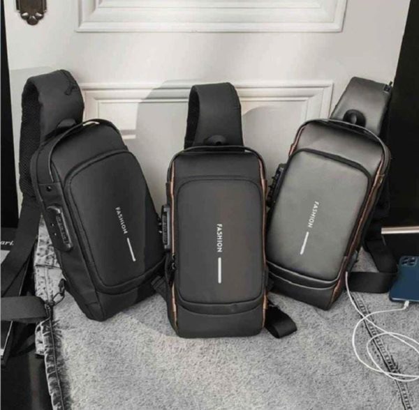 Mochila Antirrobo Multifuncional Impermeable Con Clave y Cargador