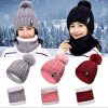 Gorro-con-Diseno-de-Pompon-colores-2.jpg Gorro con Diseño de Pompón Tejido con Calentador de Cuello